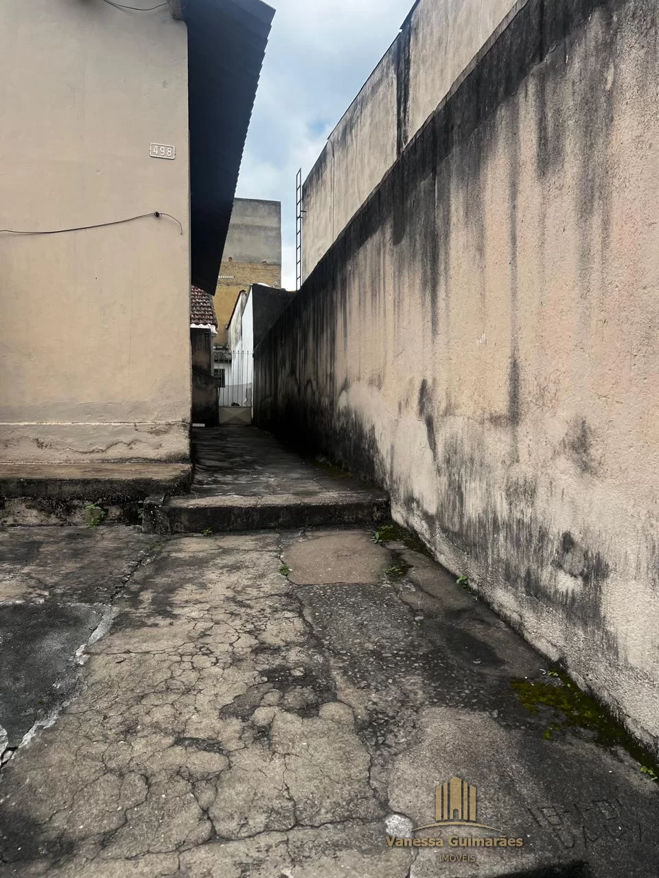 Terreno com 4 Casas – Bairro Monte Castelo