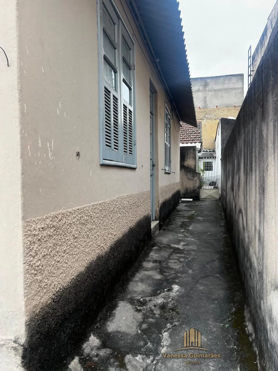 Terreno com 4 Casas – Bairro Monte Castelo