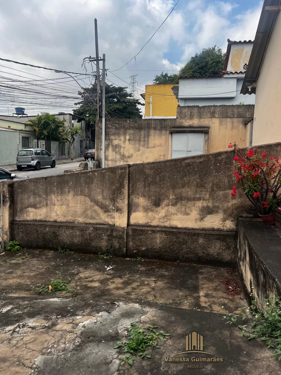 Terreno com 4 Casas – Bairro Monte Castelo