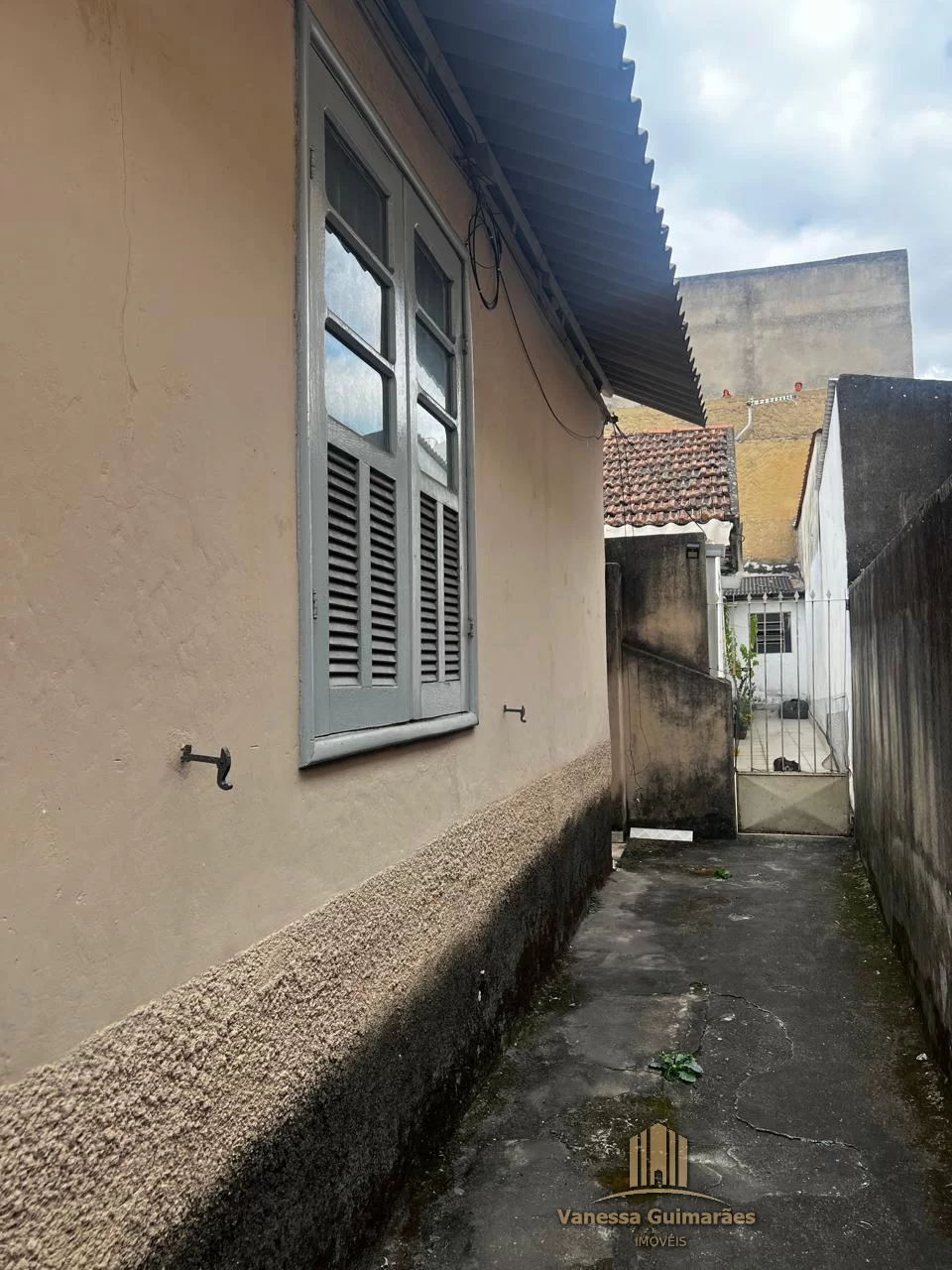 Terreno com 4 Casas – Bairro Monte Castelo